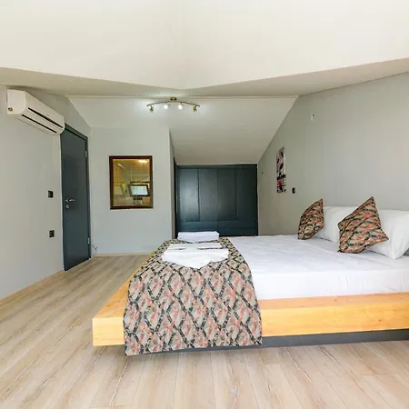 Villa Sarnic - Kayakoey'de Havuzu Korunakli Kayakoy