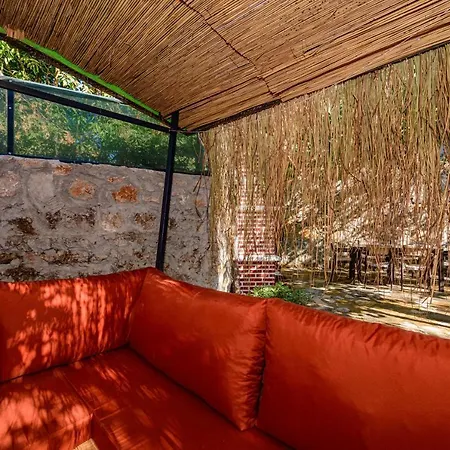 Villa Sarnic - Kayakoey'de Havuzu Korunakli
